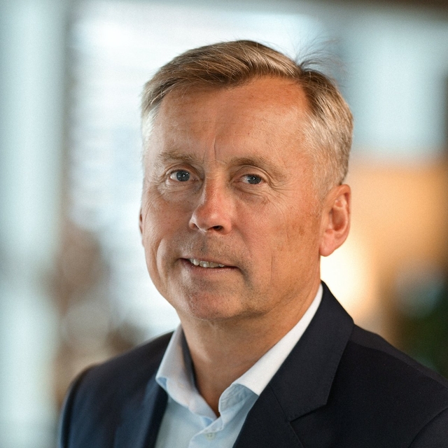 Anders Berggren er adm. direktør i Eiendomshuset Malling & Co, en posisjon han har hatt siden 1. november 2016. Før det var han adm. direktør i Storebrand Eiendom, og har tidligere vært investeringsdirektør i SEB Asset Management Norge og Orkla. Han er utdannet siviløkonom fra NHH. Som adm. direktør jobber Anders på kryss og tvers i hele eiendomshuset, og har som ambisjon å støtte selskapets flinke medarbeidere til å ta selskapet til nye høyder.