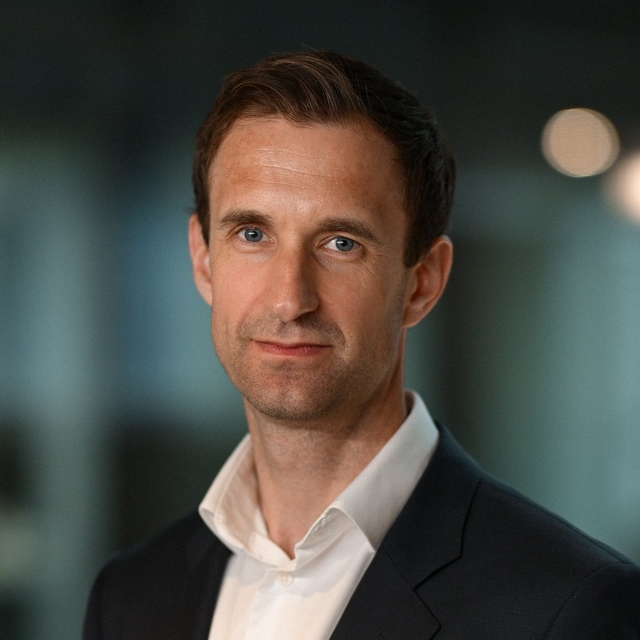 Haakon er leder for analyse og verdivurdering i Malling & Co, og har jobbet i Malling med analyse av næringseiendom siden 2010. Han har en mastergrad innen Industriell økonomi og teknologiledelse fra NTNU i Trondheim, og har senere fullført en Executive MBA i finans ved NHH