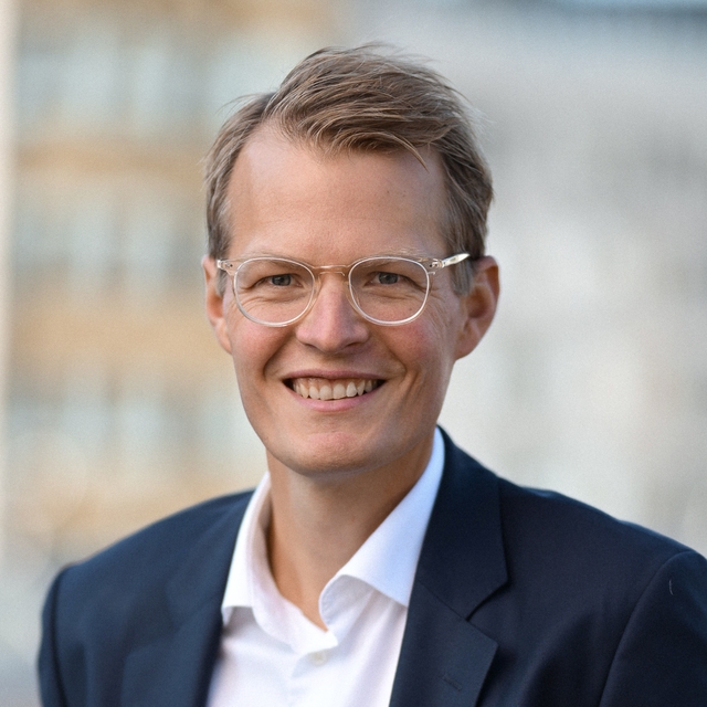 Kjetil er analysesjef i Malling siden 2025 og har med seg mer enn 15 års erfaring fra bank- og finanssektoren. Han har tidligere jobbet i både Norges Bank og Swedbank, hvor han senest var sjeføkonom. Han har en mastergrad i samfunnsøkonomi fra UCL og har senere fullført FFNs renteanalytikerkurs.