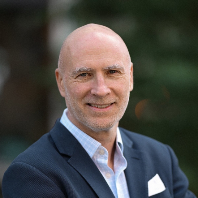 Thomas er partner og en av de ansvarlige for ledelsen av Malling & Co Leietakerrådgivning. Han har tidligere erfaring som leder av Malling & Co Næringsmegling, partner i PwC og som manager for forretningsutvikling og M&A hos tyske Hoechst AG. De siste årene har han ledet flere komplekse relokaliseringsprosesser for offentlige og private virksomheter.